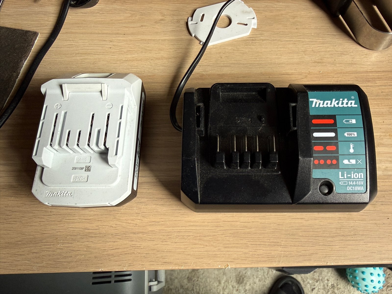 Makita Accu en Oplader 18V 1.5Ah Li-ion DC18WA, Ophalen of Verzenden, Gebruikt, Overige typen
