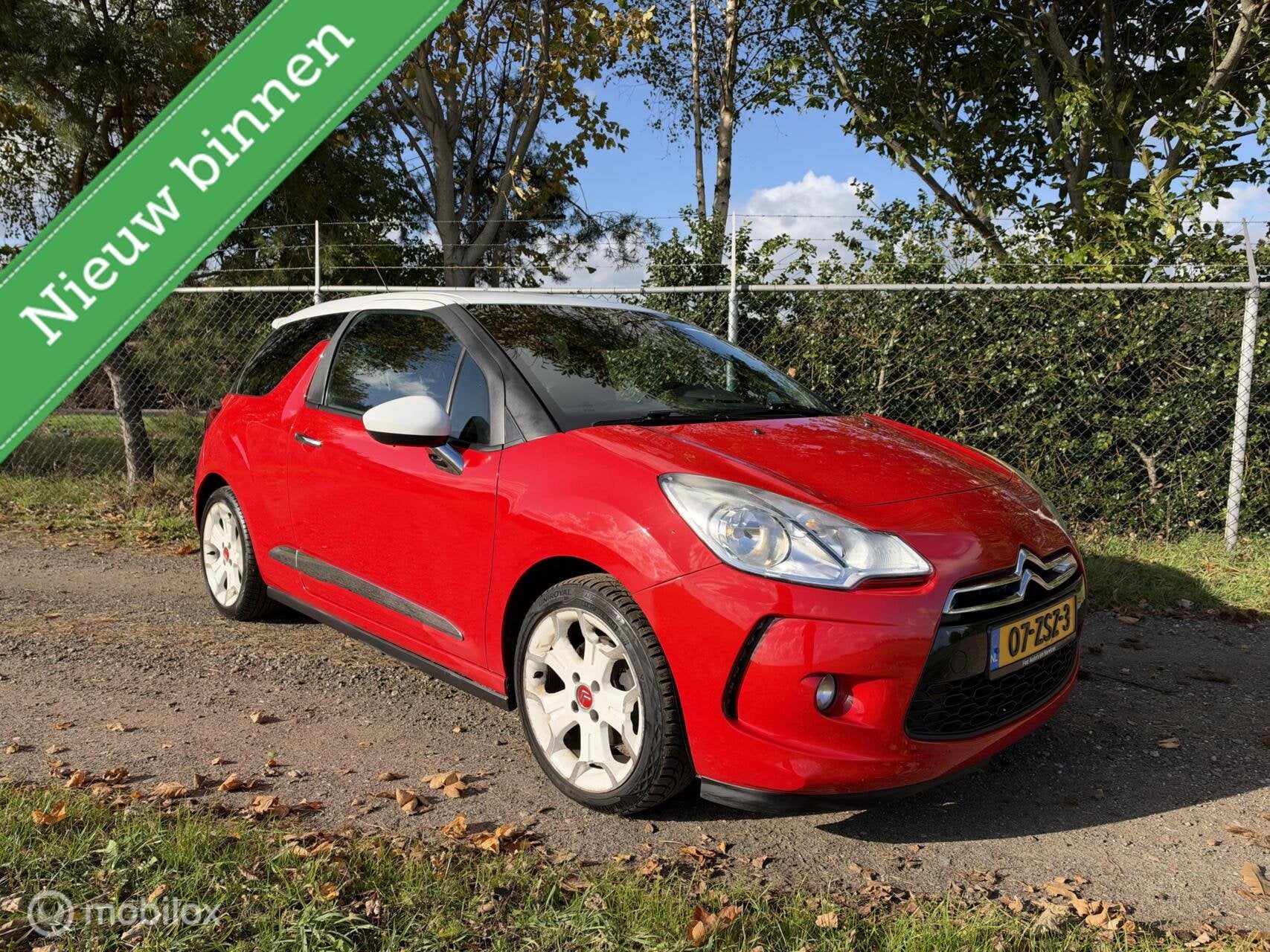 Citroen DS3 1.6 THP Sport Chic, Auto's, Euro 5, Stof, Gebruikt, Zwart