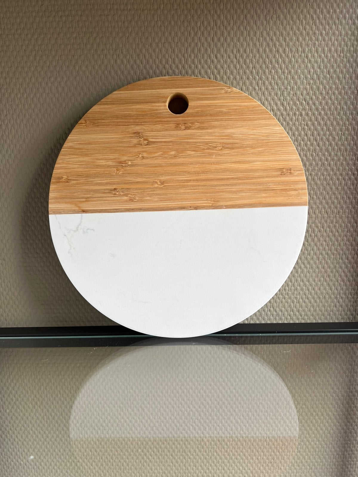 Ronde marmeren en bamboe serveerplank, Huis en Inrichting, Keuken | Keukenbenodigdheden, Snij-/serveerplank, Nieuw, Ophalen of Verzenden
