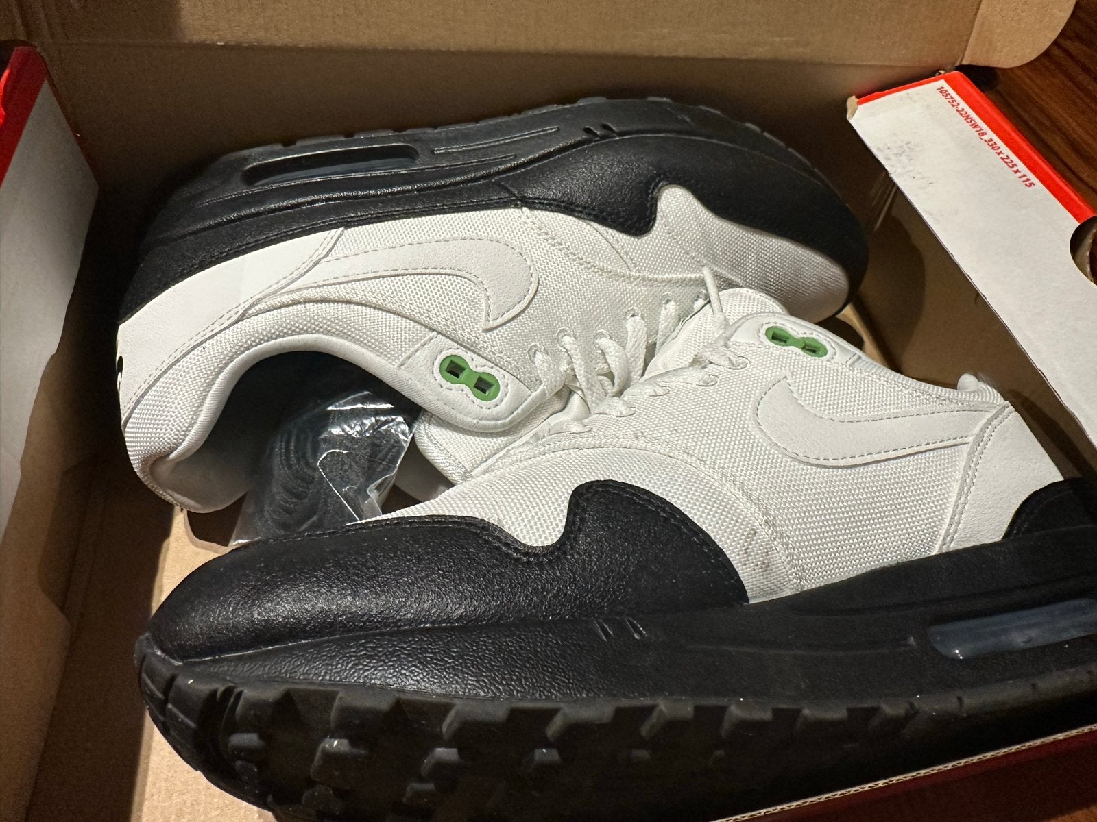 Nike Air Max 1 White Black Chlorophyll - Maat 42,5, Wit, Ophalen of Verzenden, Sneakers of Gympen, Zo goed als nieuw