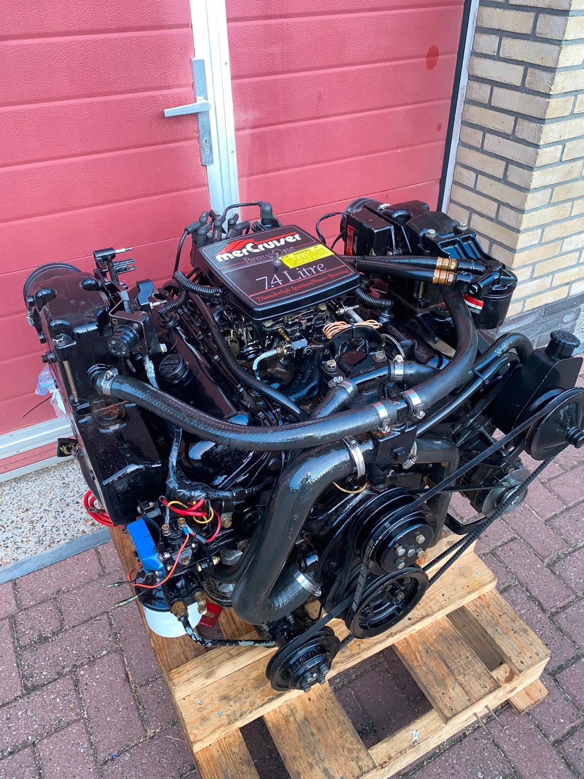 ZEER NETTE  MOTOR MERCRUISER 7.4 330 PK BRAV0 454 571 UUR, Watersport en Boten, Binnenboordmotor, Ophalen of Verzenden, Zo goed als nieuw