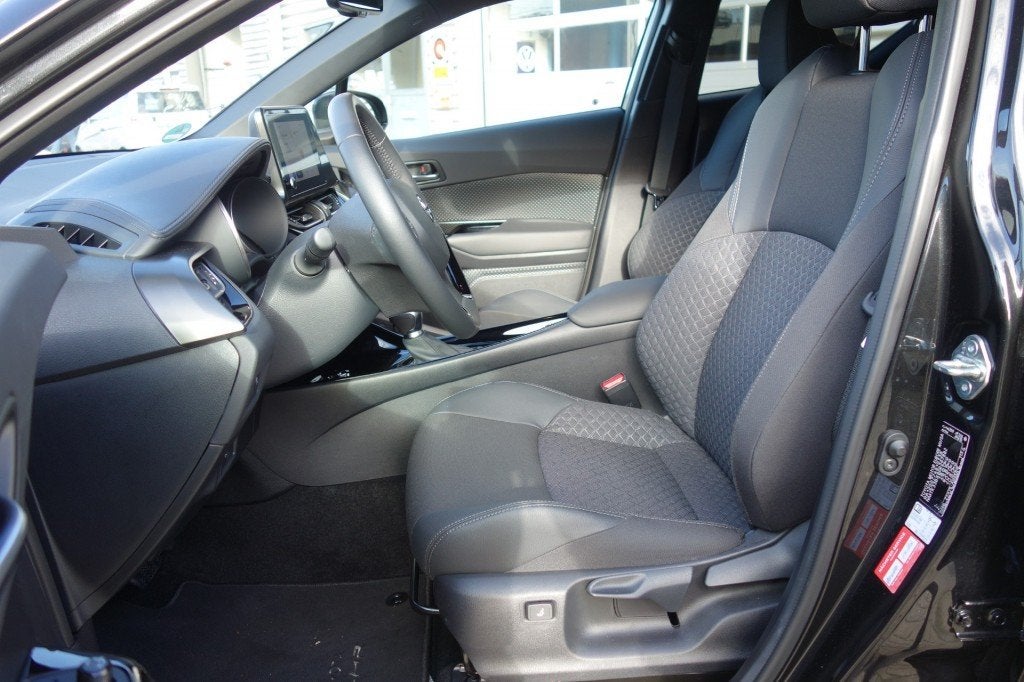 Toyota C-HR 1.8 HYBRID TEAM D, Navi, Winterp, 18Inch, Camera, 4 cilinders, Zwart, 98 pk, Hybride Elektrisch/Benzine