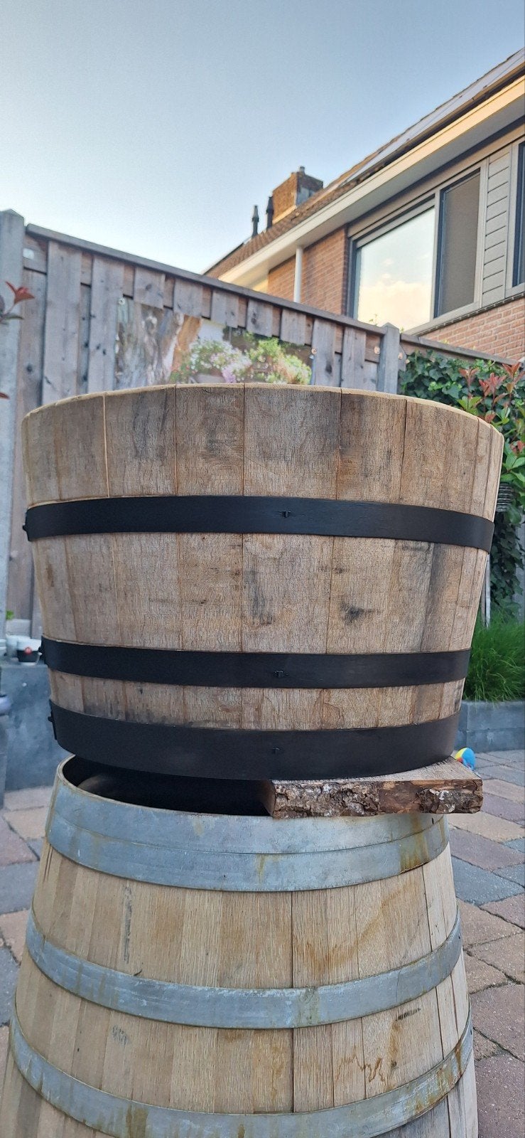 112Ltr eikenhouten bloembakken met zwarte banden, Tuin en Terras, Bloembakken en Plantenbakken, Ophalen, Nieuw, Rond, Hout