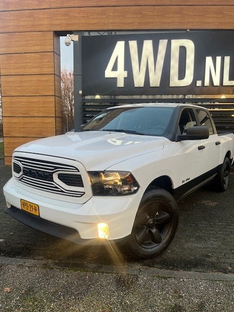 Dodge Ram 1500 5.7 V8 4x4 Crew Cab 6 PERS CLASSIC/ NAP 297 K, Auto's, Automaat, 5654 cc, 402 pk, Wit