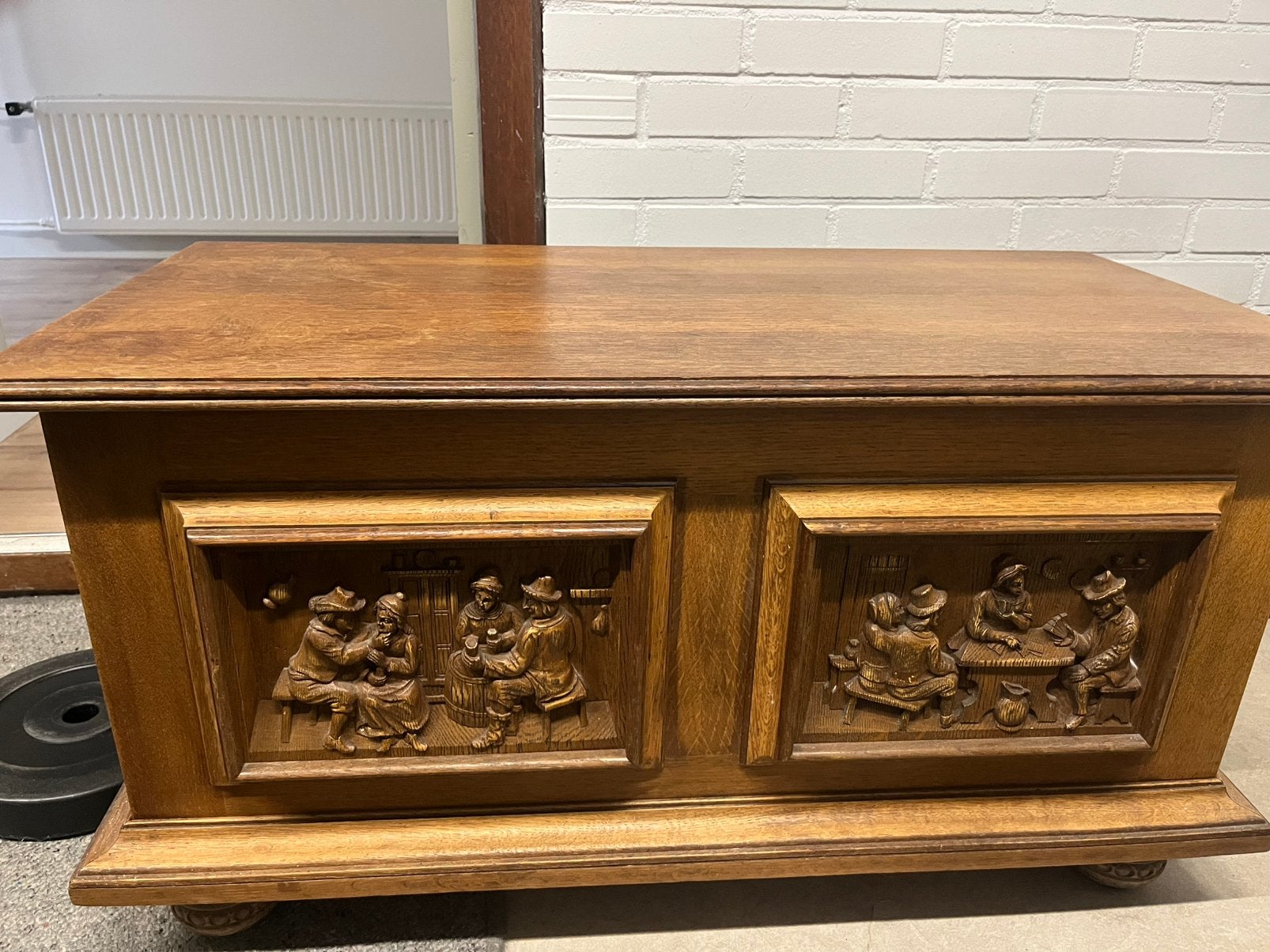Antieke dekenkist met houtsnijwerk, Huis en Inrichting, Ophalen, Minder dan 50 cm, Gebruikt, 50 tot 100 cm