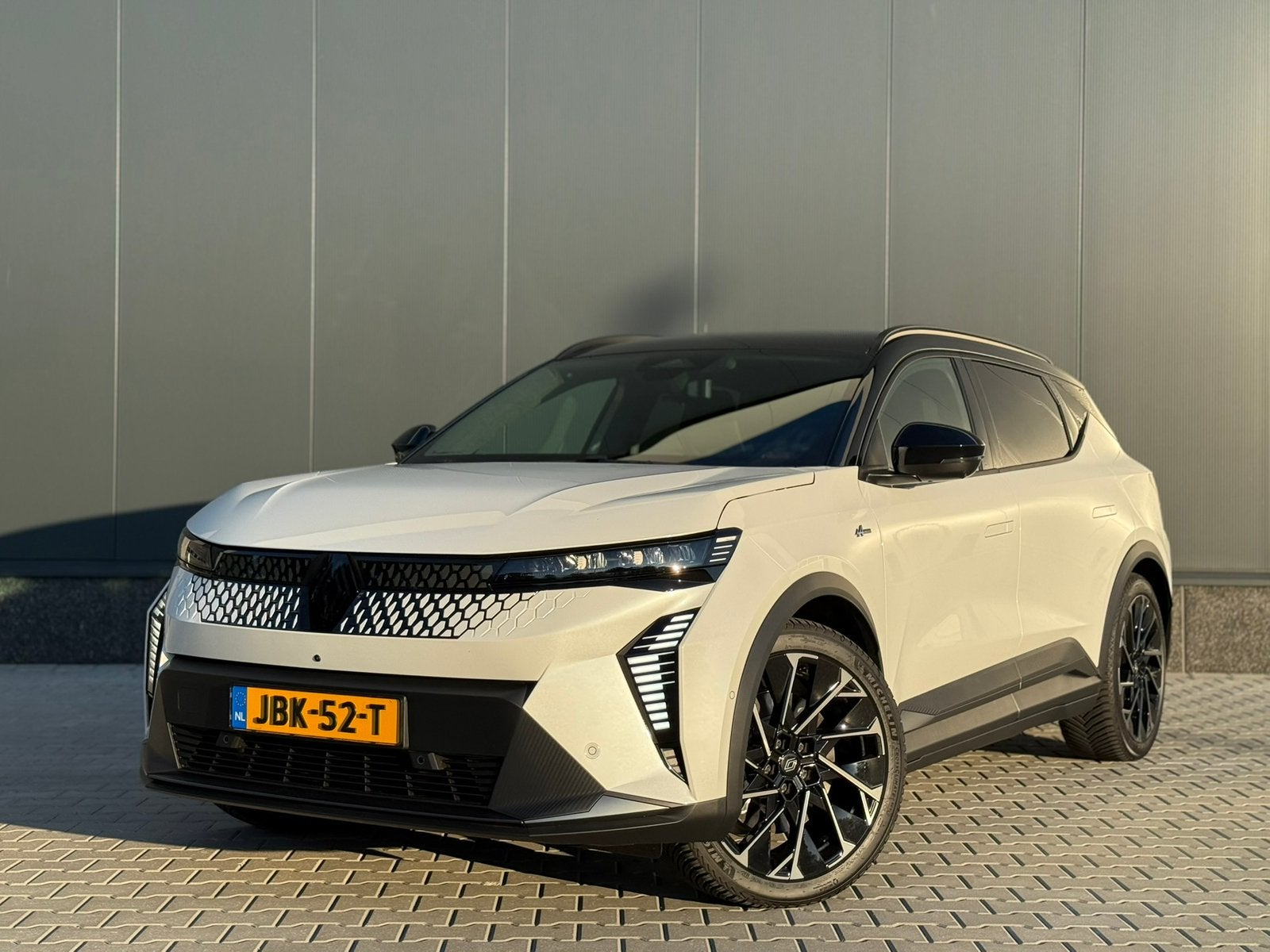 Zakelijke lease overname: Renault Scénic Ev87 220pk LR 17%!!, Auto's, 40 min, Wit, Origineel Nederlands, Elektrisch