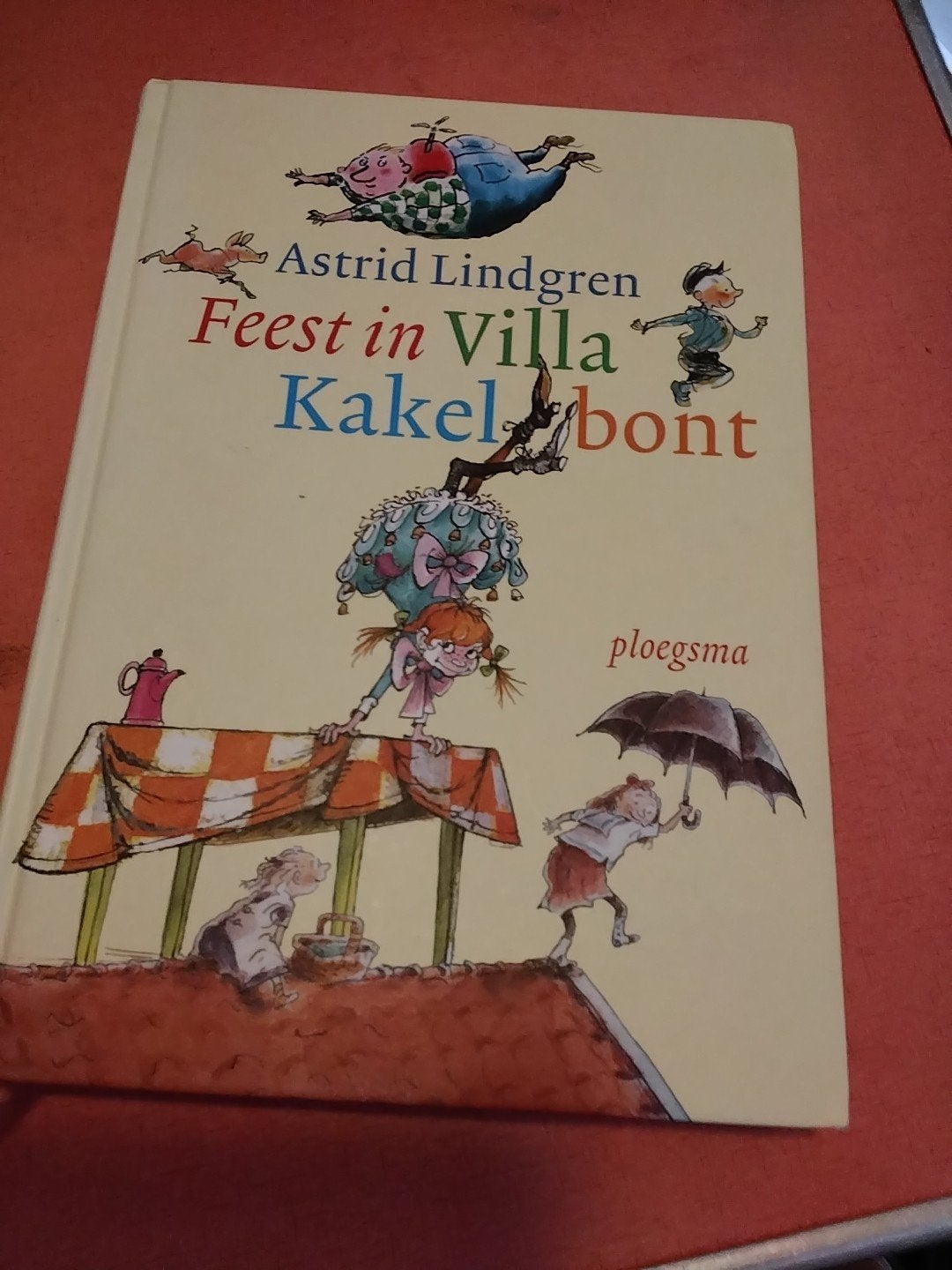 Feest in Villa Kakelbont - Astrid Lindgren € 7.50, Ophalen of Verzenden, Gelezen, Astrid Lindgren, Fictie algemeen