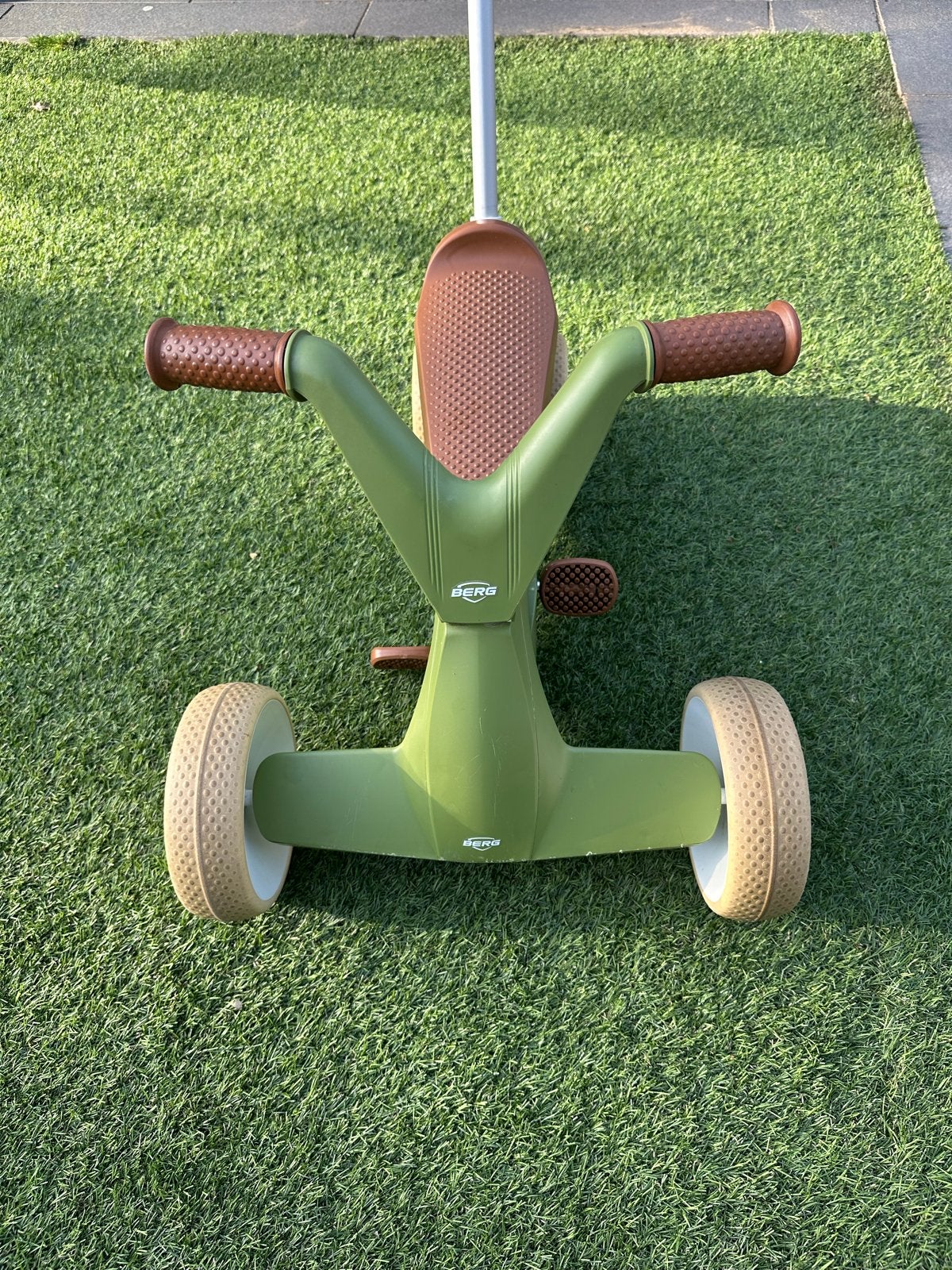 BERG Go2 Loopauto retro groen met duwstang, Kinderen en Baby's, Ophalen of Verzenden, Gebruikt, Loopfiets
