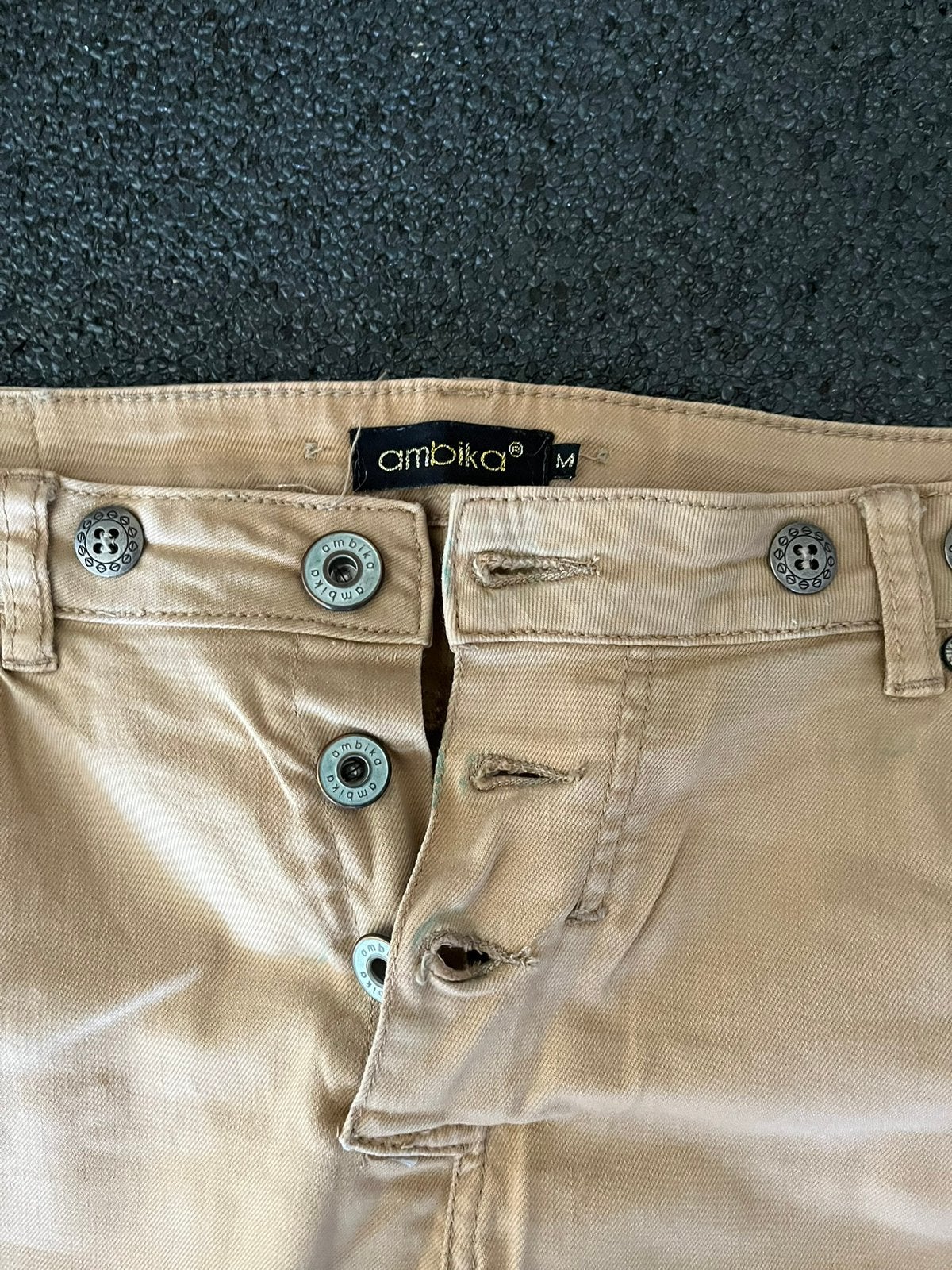 Ambika used look broek M kleur 1e foto is juiste kleur, Kleding | Dames, Bruin, Zo goed als nieuw, Lang, Ophalen