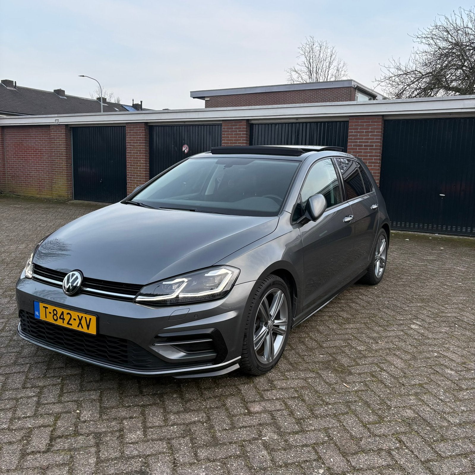 Volkswagen Golf 1.0 TSI 110pk 7-DSG 5D 2018 Grijs, 620 kg, 3 cilinders, 1157 kg, 999 cc