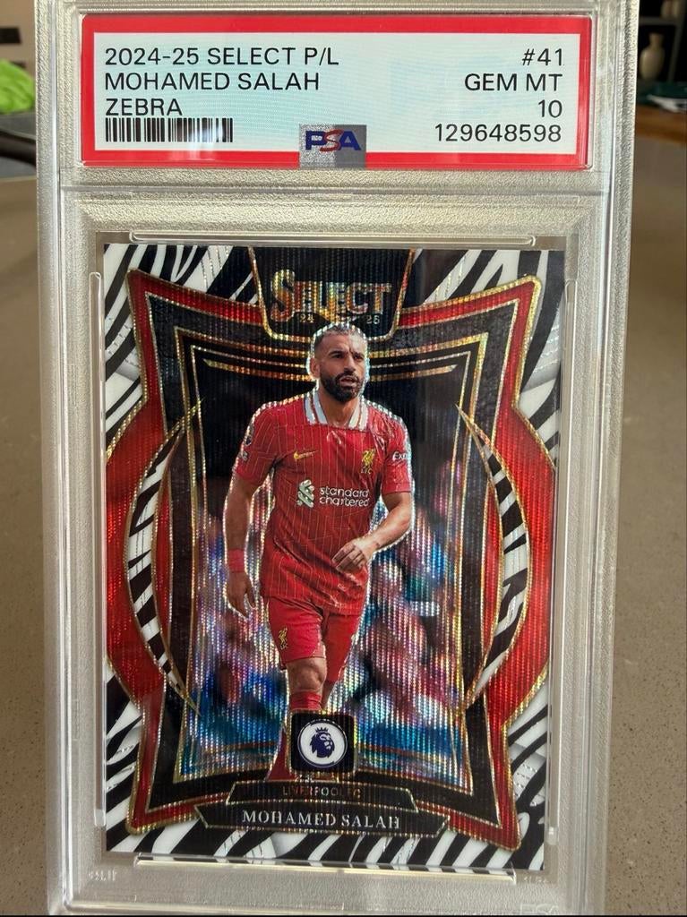 Mohamed Salah Zebra P/L PSA 10 GEM MT 2024-25 Select, Ophalen of Verzenden, Zo goed als nieuw, Plaatje