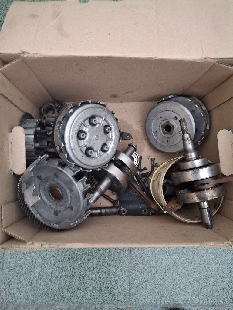 Yamaha yz 125 1976 deel 2, Motoren, Ophalen