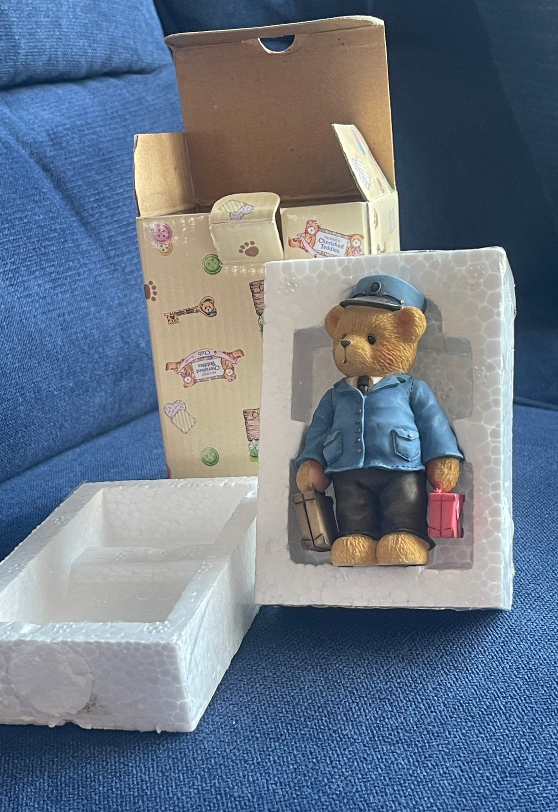 Cherished Teddies Lloyd 1997 CT 003 rood koffertje red, Ophalen of Verzenden, Zo goed als nieuw, Overige typen