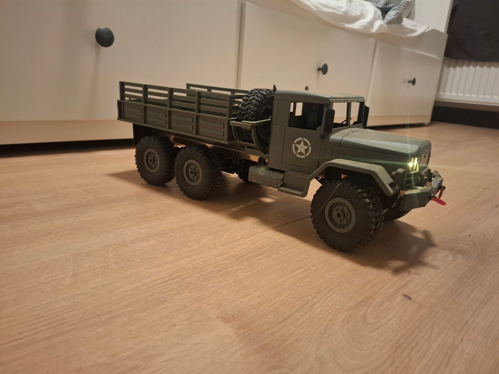 RC Truck Leger Groen 6x6 - Offroad Avontuur Klaar!, Elektro, Auto offroad, Ophalen of Verzenden, Zo goed als nieuw