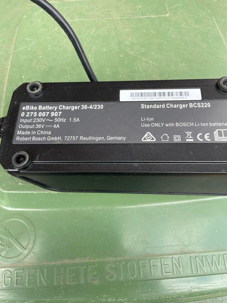 Bosch eBike Acculader 36V-4A (BCS220) - Gebruikt, Ophalen of Verzenden, Zo goed als nieuw