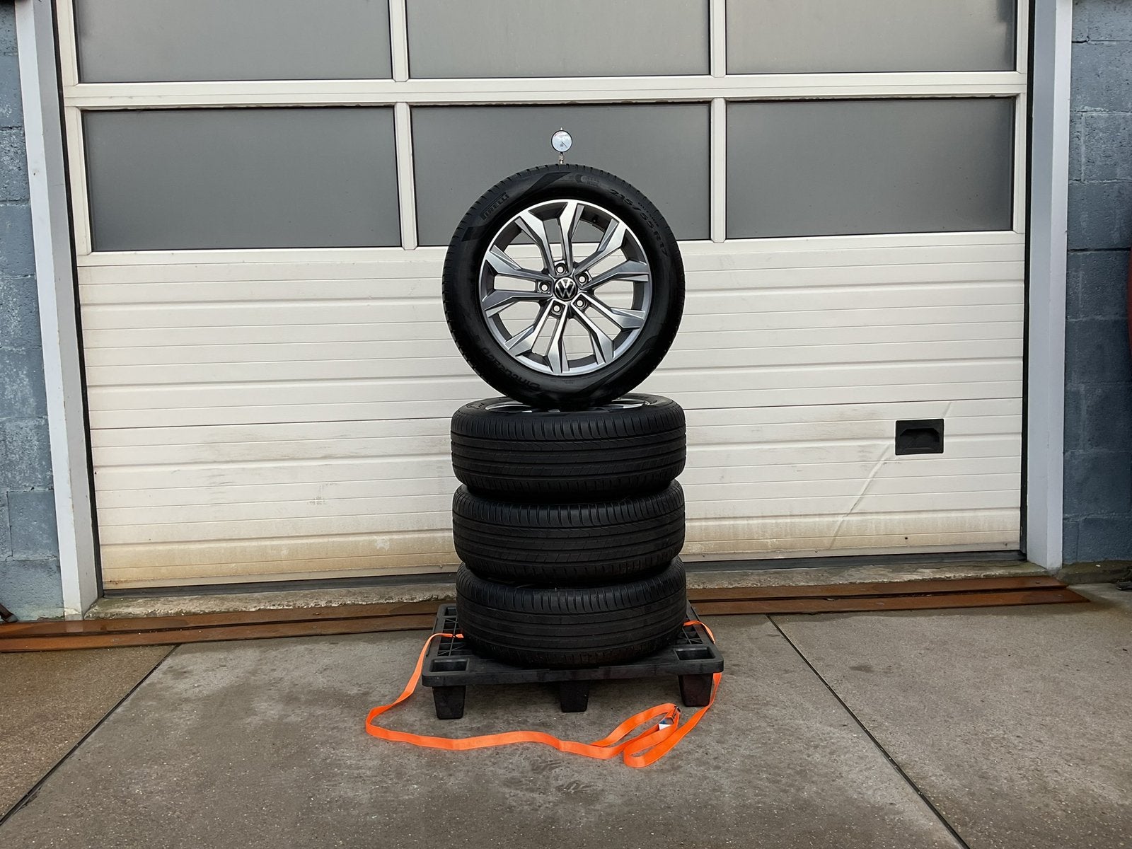 Volkswagen - Passat B8.  Zomerset.  215 - 55 - 17., Ophalen, Banden en Velgen, 17 inch, Personenwagen