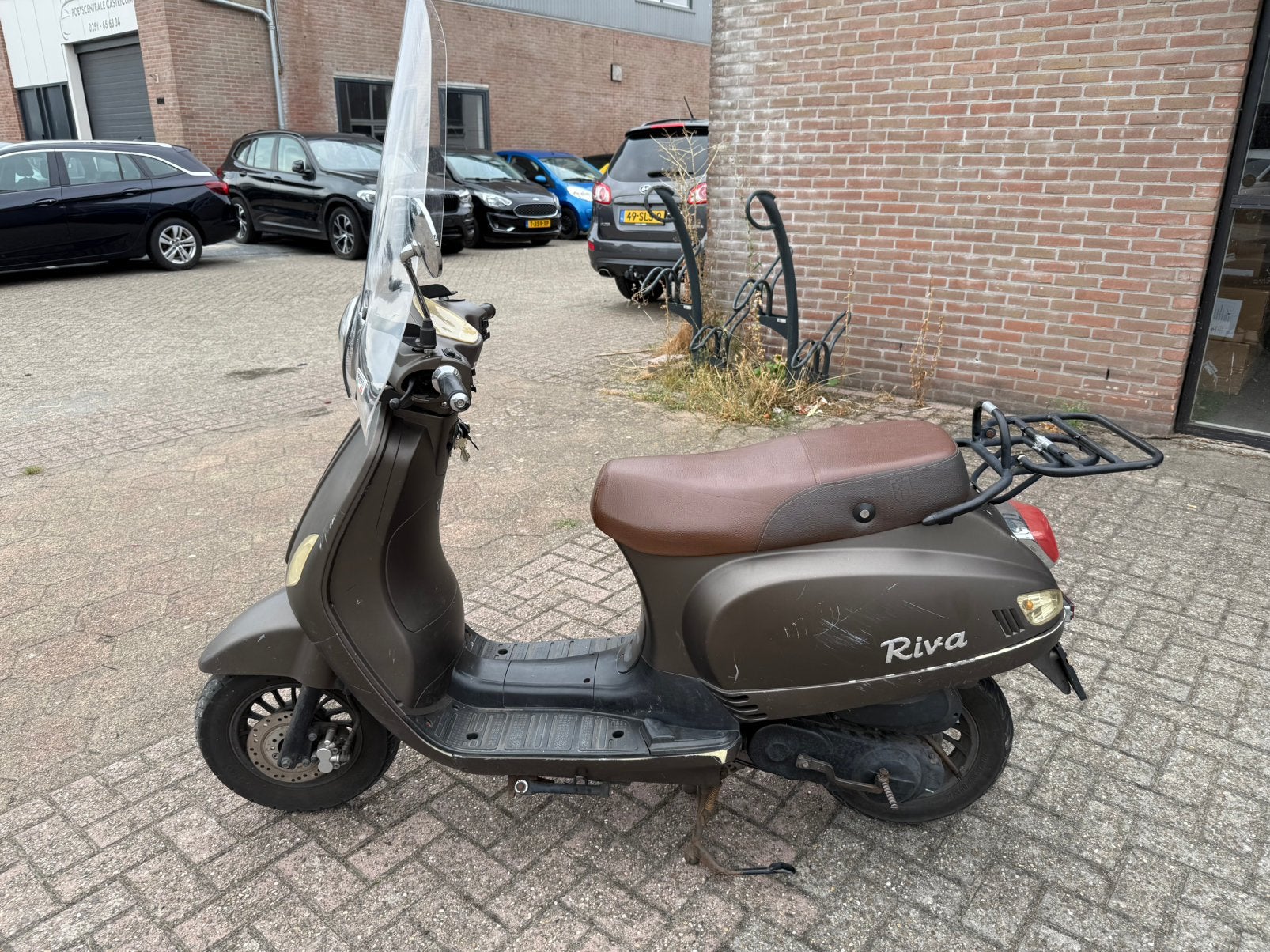Riva scooter – met windscherm – accu leeg/defect, Ophalen, Gebruikt, Maximaal 45 km/u, 50 cc