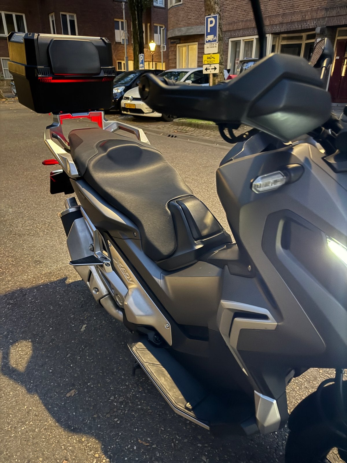 Honda X-ADV Scooter - Zo goed als nieuw, Fietsen en Brommers, Ophalen, 750 cc, Gebruikt, Maximaal 45 km/u