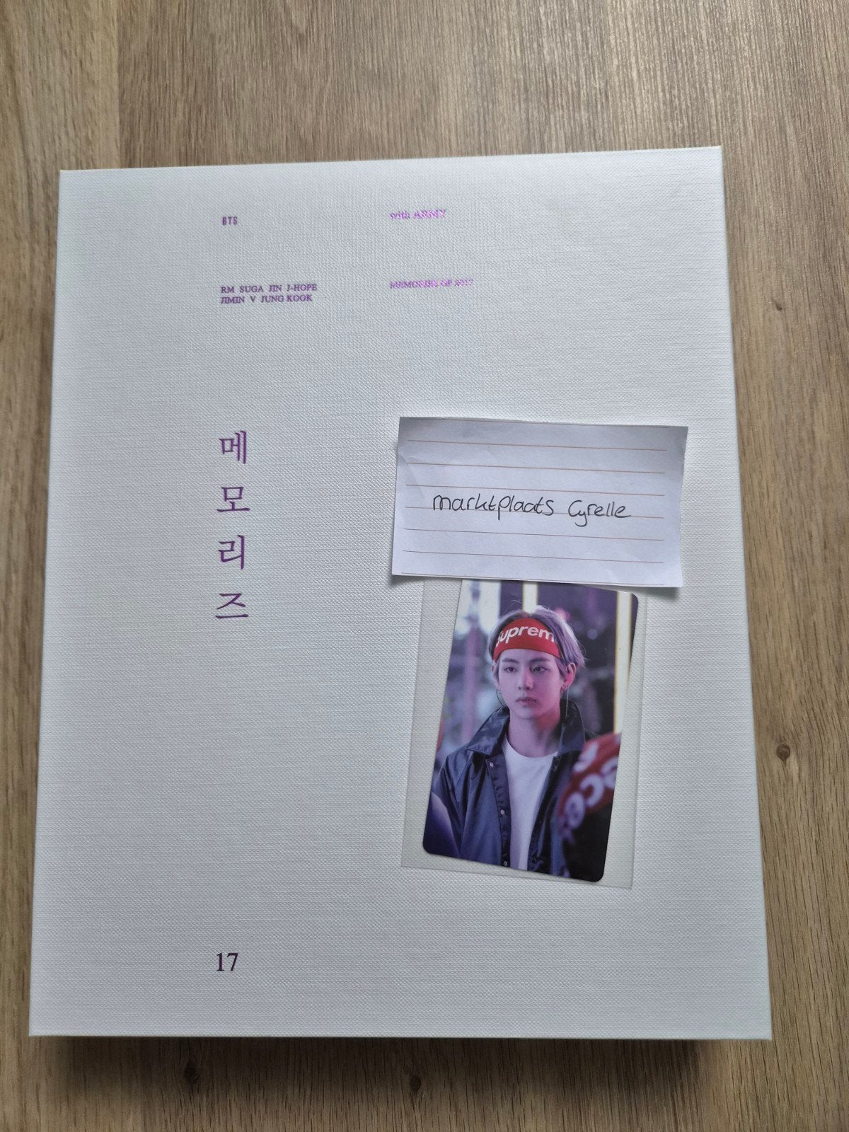 BTS Memories of 2017 DVD (met V fotokaart), Ophalen of Verzenden, Zo goed als nieuw, Boxset, Inclusief boekje