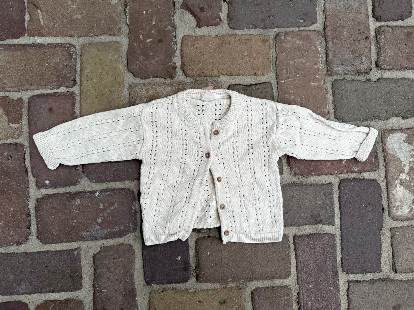 Hema vest mt 74, Ophalen of Verzenden, Zo goed als nieuw, Meisje, Truitje of Vestje