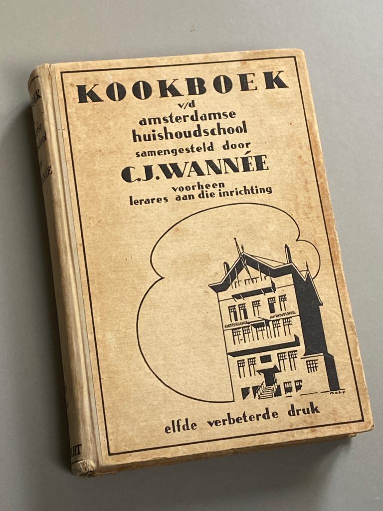 Kookboek Amsterdamse huishoudschool ca. 1935 (C. Wannee), Ophalen of Verzenden, Zo goed als nieuw, Nederland en België