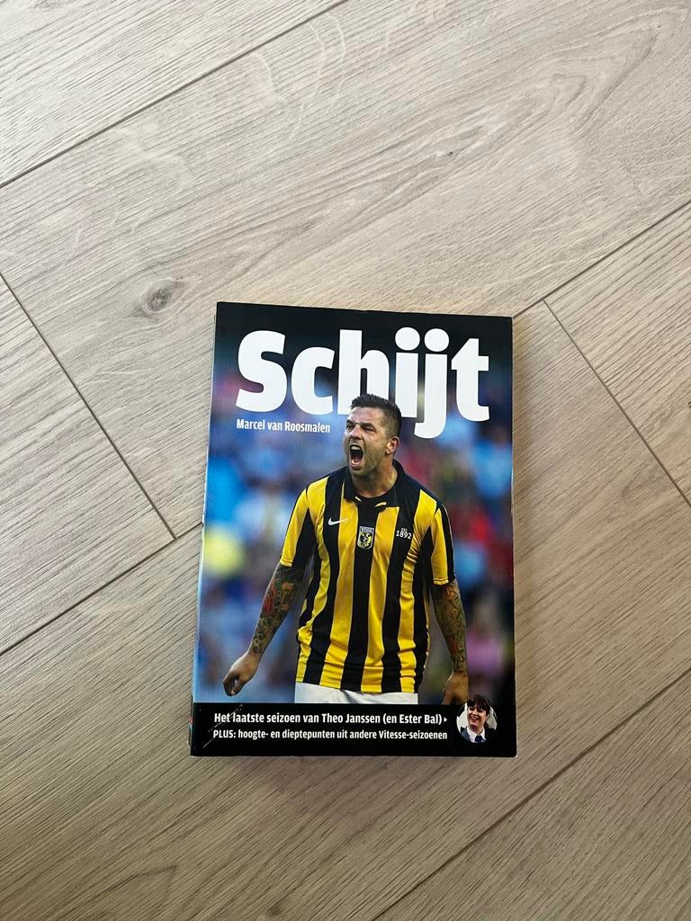 Schijt - Marcel van Roosmalen (Vitesse), Ophalen of Verzenden, Gelezen