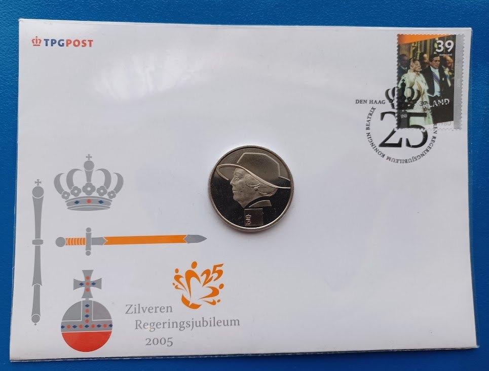 FDC Zilveren Regeringsjubileum met Penning 2005, Postzegels en Munten, Penningen en Medailles, Verzenden, Overige materialen, Nederland