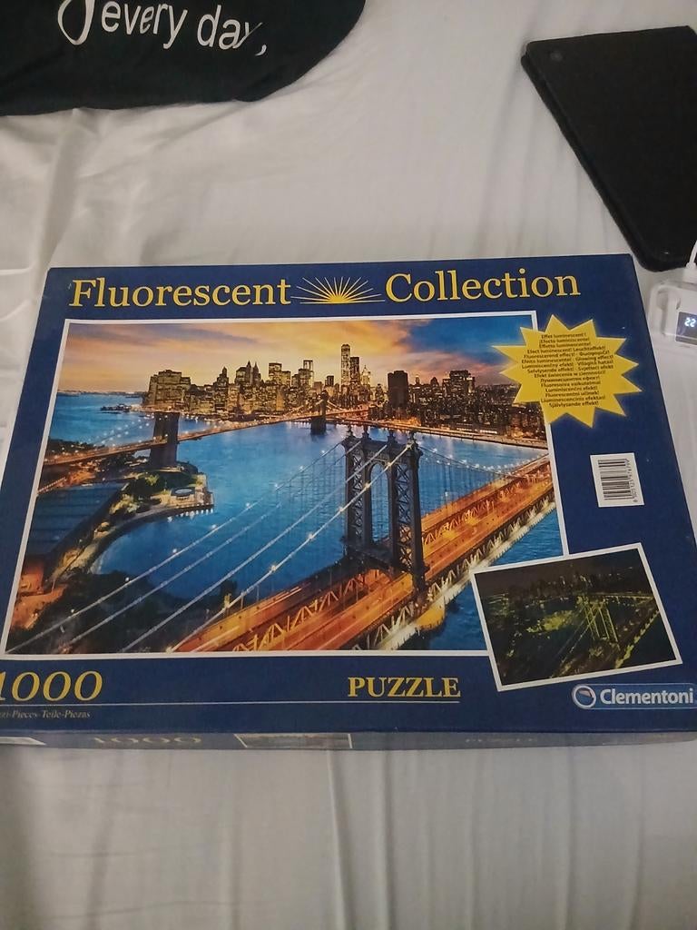 Clementoni Fluorescent Collection 1000 stukjes puzzel, Ophalen of Verzenden, 500 t/m 1500 stukjes, Zo goed als nieuw, Legpuzzel