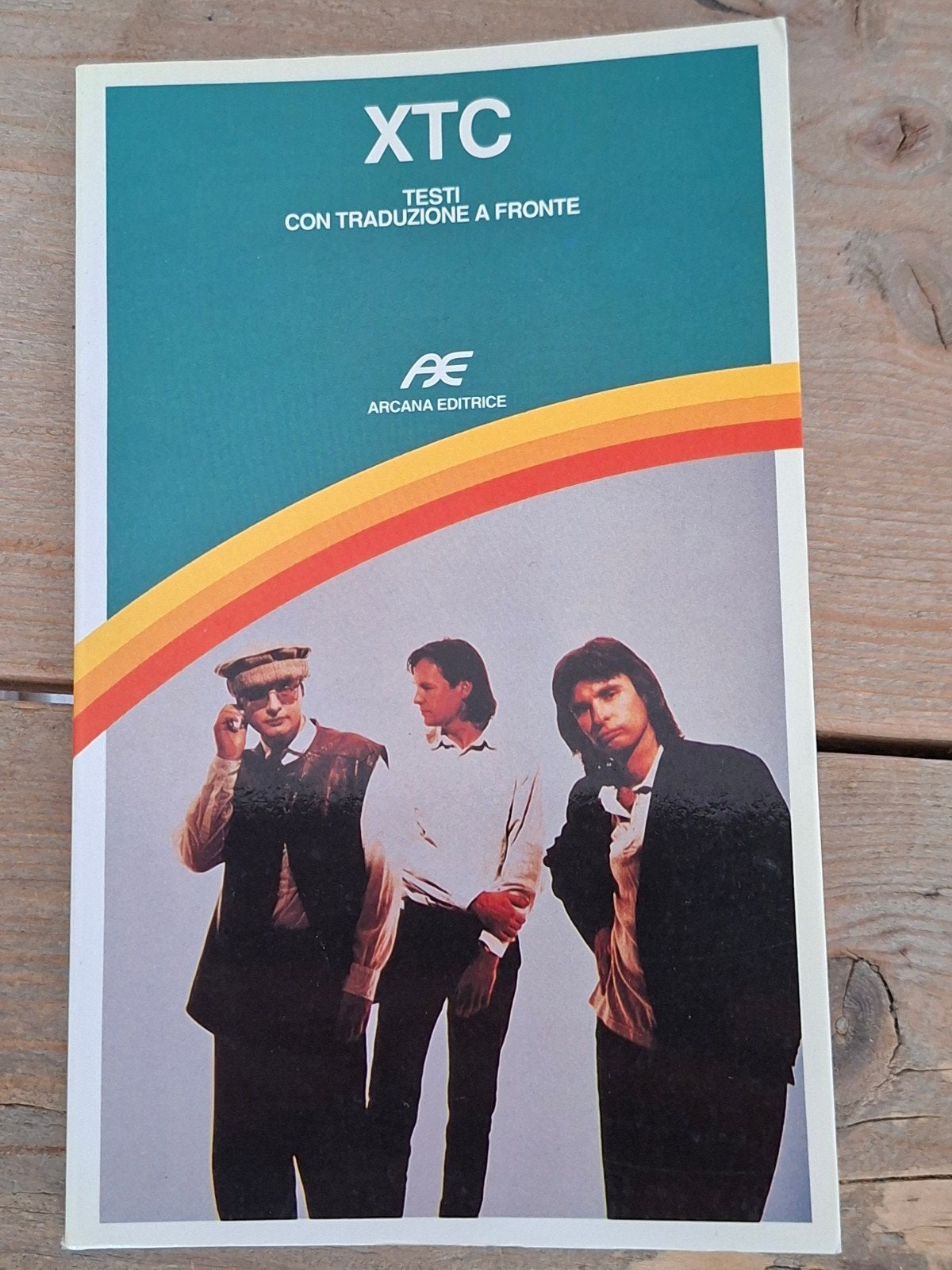 XTC (band) bio en teksten in het Italiaans, Ophalen of Verzenden, Zo goed als nieuw, Artiest, Paolo Bertrando