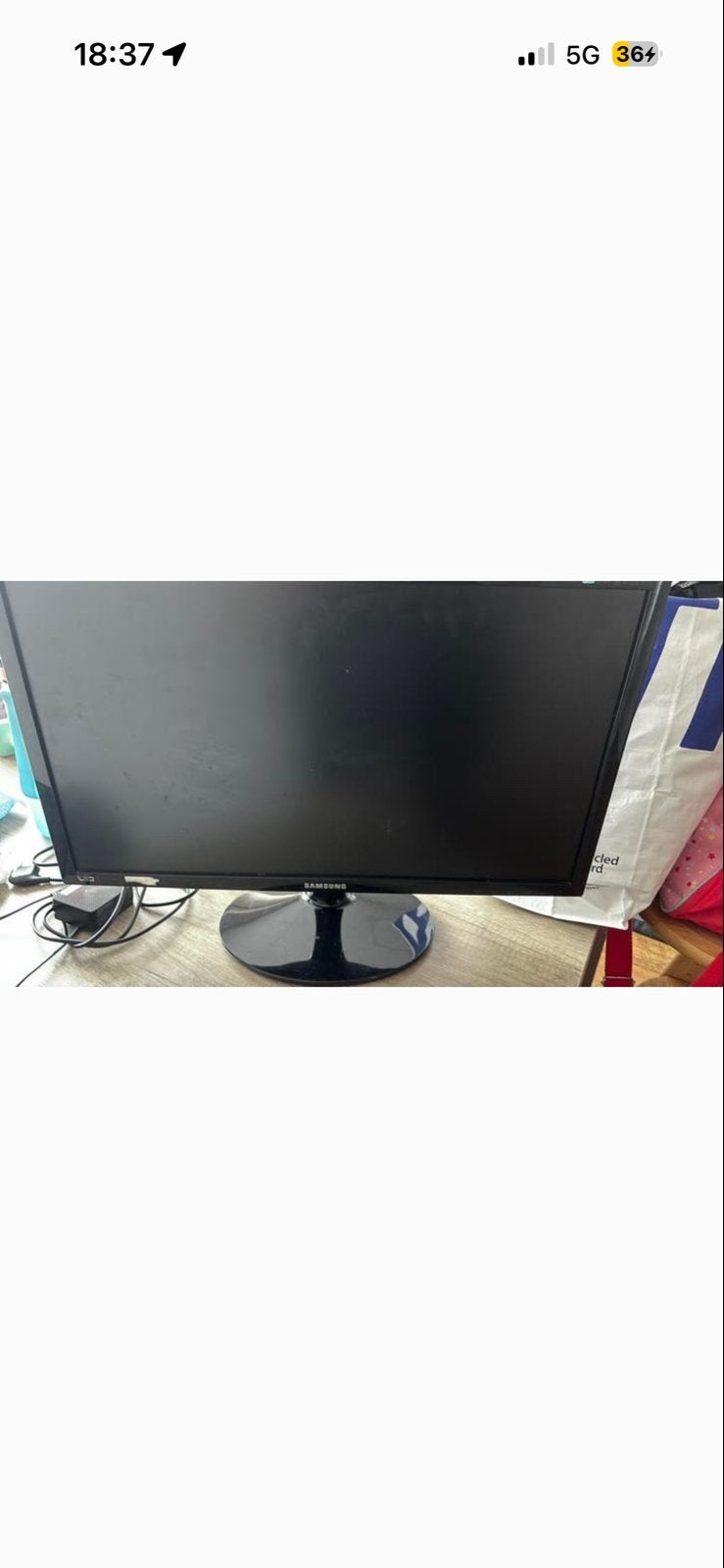 Samsung monitor B2430H - Geluid via AUX, Ophalen, Gebruikt, Hoofdtelefoonaansluiting