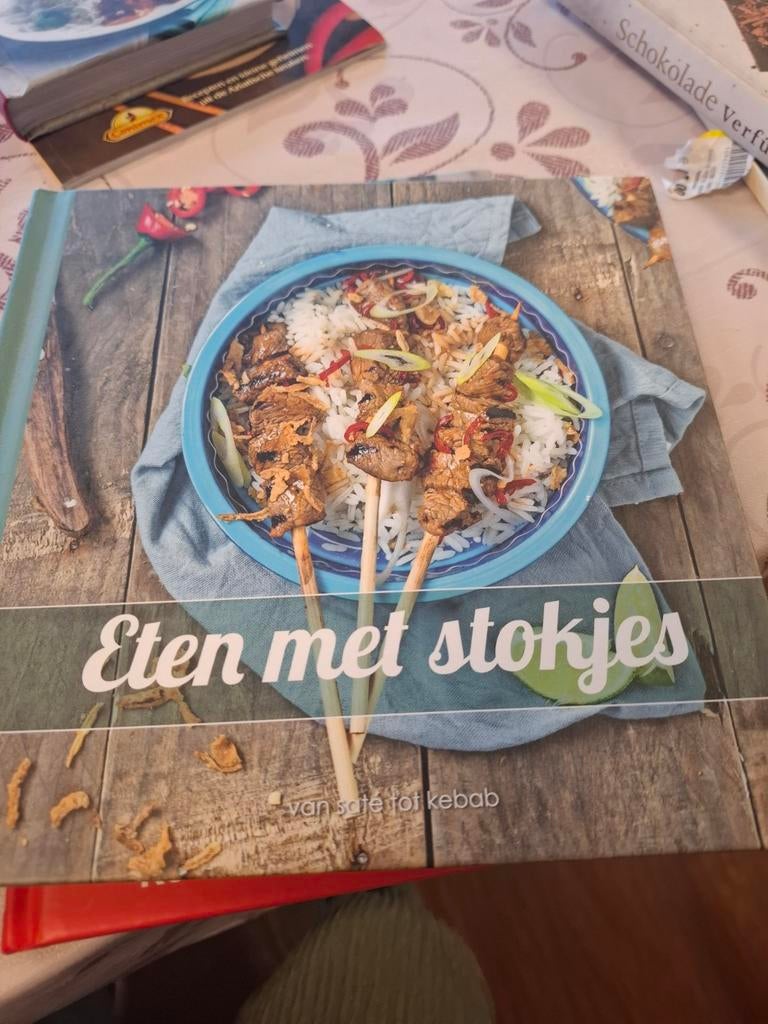 Eten met stokjes: Van saté tot kebab kookboek, Onbekend, Azië en Oosters, Hoofdgerechten, Ophalen of Verzenden