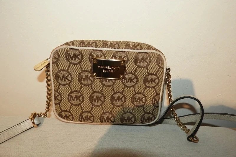 Michael Kors schoudertasje monogram print goud label IGST, Verzenden, Zo goed als nieuw, Overige kleuren, Schoudertasje