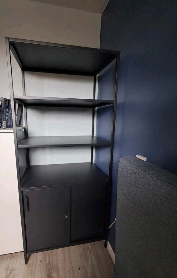 Ikea Trotten Stellingkast met 3 planken en 2 schuifdeuren, Ophalen, Zo goed als nieuw