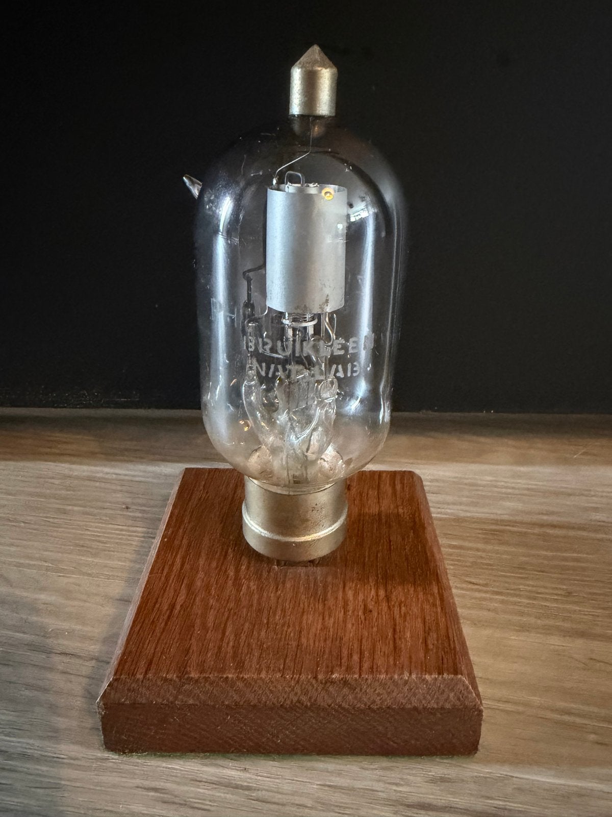 Vintage Zendlamp (1925) op Hardhouten Sokkel, Ophalen