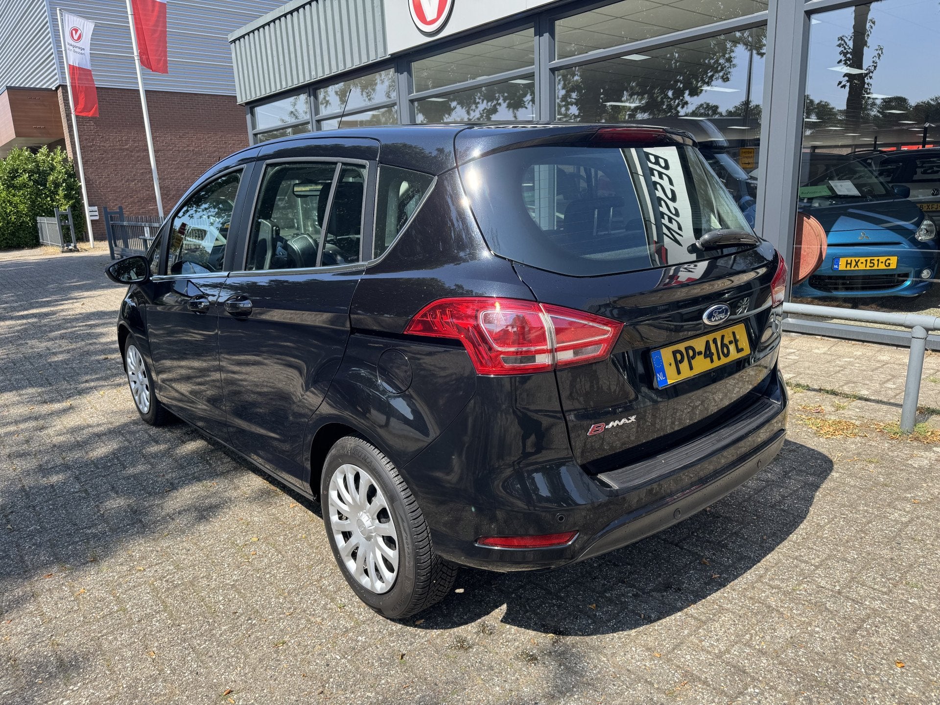 Ford B-MAX 1.6 TI-VCT Titanium AUTOMAAT-STOELVERW-LEDER, Auto's, Gebruikt, 4 cilinders, Zwart, 480 kg