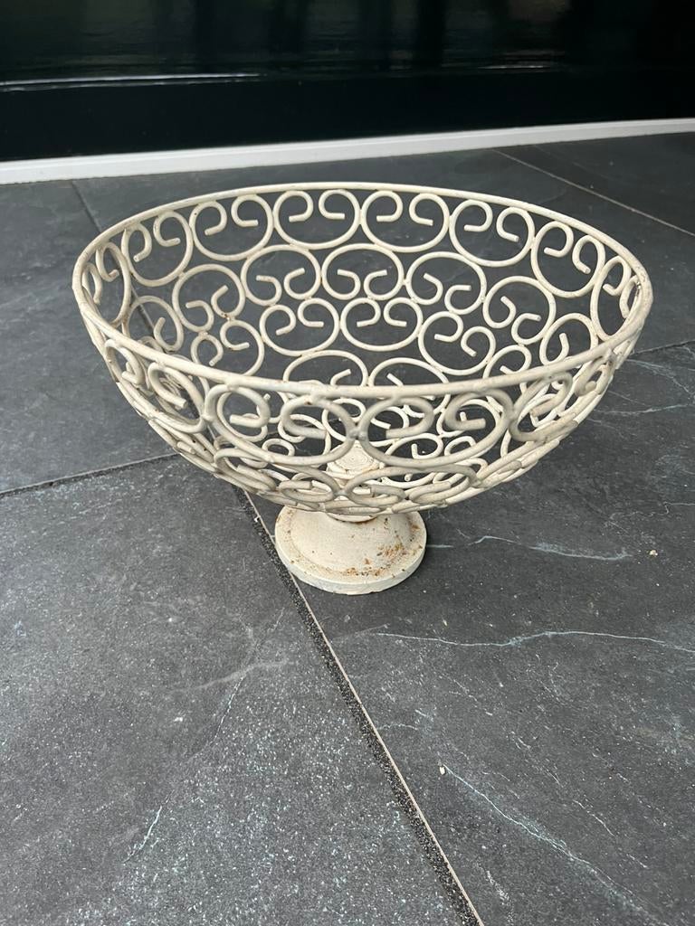 Gietijzeren draadmand brocante, Huis en Inrichting, Woonaccessoires | Schalen en Manden, Ophalen of Verzenden, Zo goed als nieuw