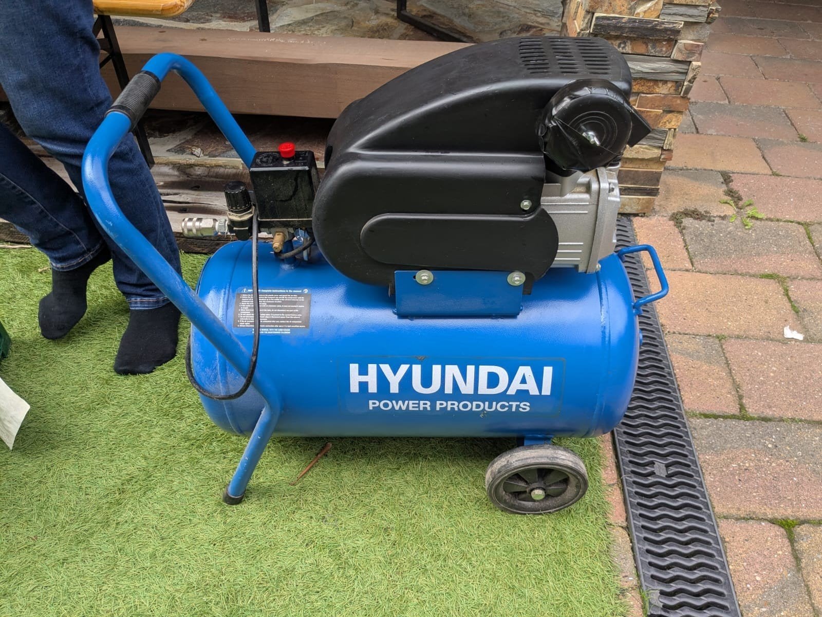 Hyundai Compressor 50 liter - Krachtige Luchtcompressor, Ophalen, Mobiel, 6 tot 10 bar, Zo goed als nieuw