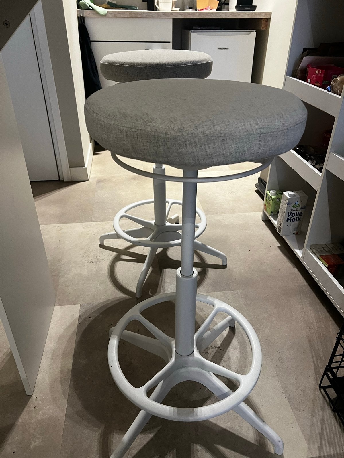IKEA LIDKULLEN 2 stuks wit grijs Draaikrukken, Huis en Inrichting, Ophalen, Twee, Wit, Zo goed als nieuw