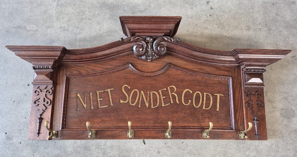 MOET WEG! Antieke kapstok - Niet Sonder Godt, Ophalen, Overige onderwerpen, Houtsnijwerk, 1 meter - 2 meter