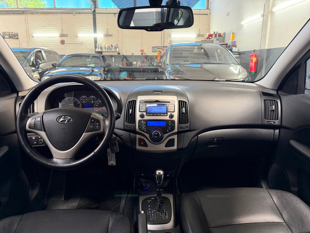 Hyundai I30 CW 2.0i i-Catcher |AIRCO|AUT|CRUISE|TREKHAAK|STO, Auto's, Hyundai, Gebruikt, Zwart, Blauw, Leder en Stof