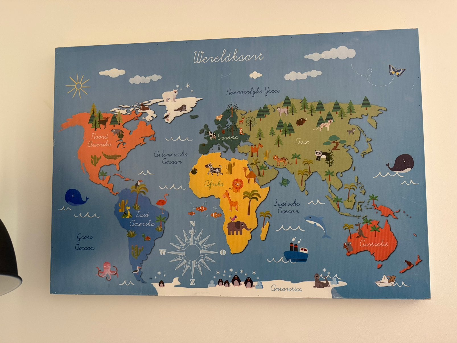 Wereldkaart op hout kinderkamer, Ophalen, Zo goed als nieuw, Wanddecoratie