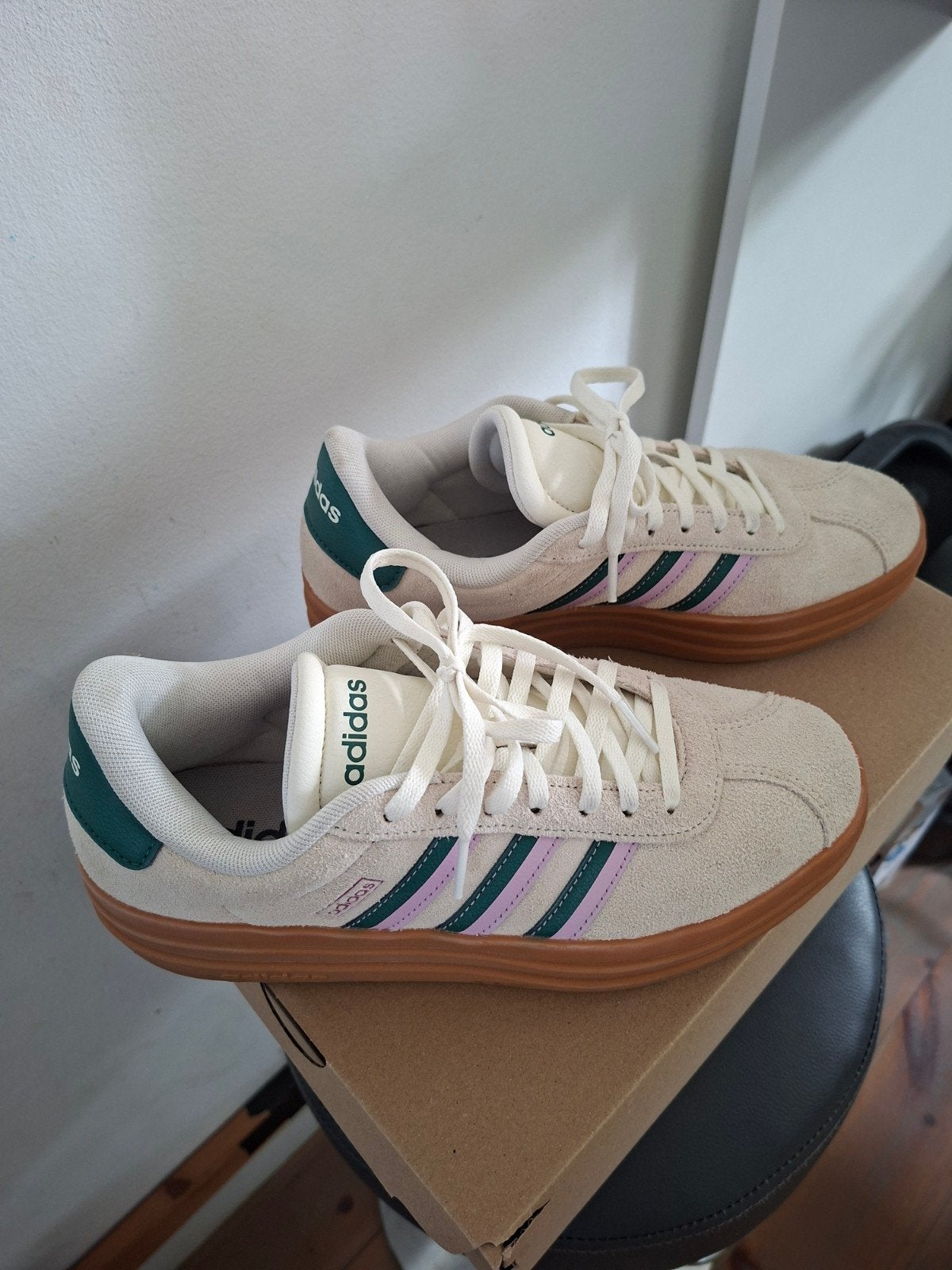 Adidas sneaker dames maat 40, Kleding | Dames, Schoenen, Ophalen of Verzenden, Zo goed als nieuw, Sneakers of Gympen