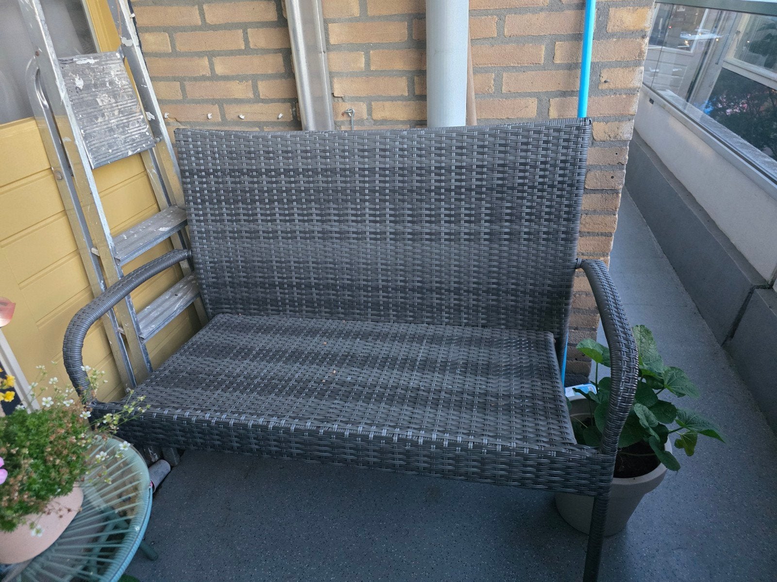 Tuinbankje voor balkon of kleine tuin, Ophalen, Zo goed als nieuw, Overige materialen
