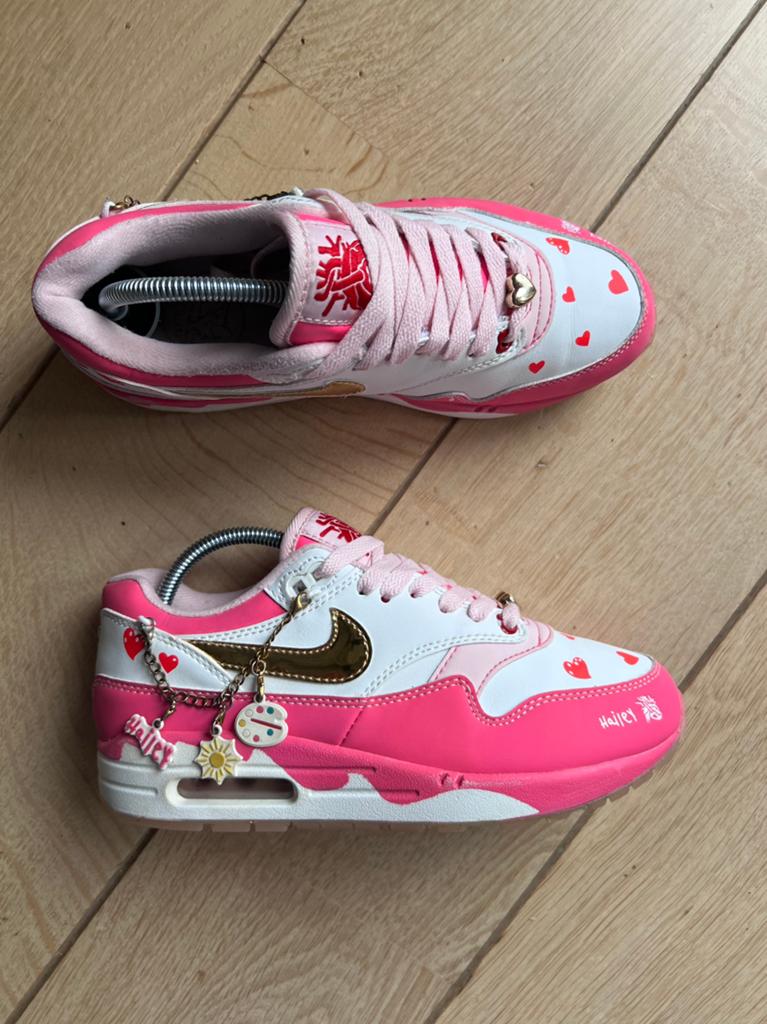 Nike Air Max 1 ’86 OG Doernbecher Hailey, Ophalen of Verzenden, Roze, Sneakers of Gympen, Zo goed als nieuw