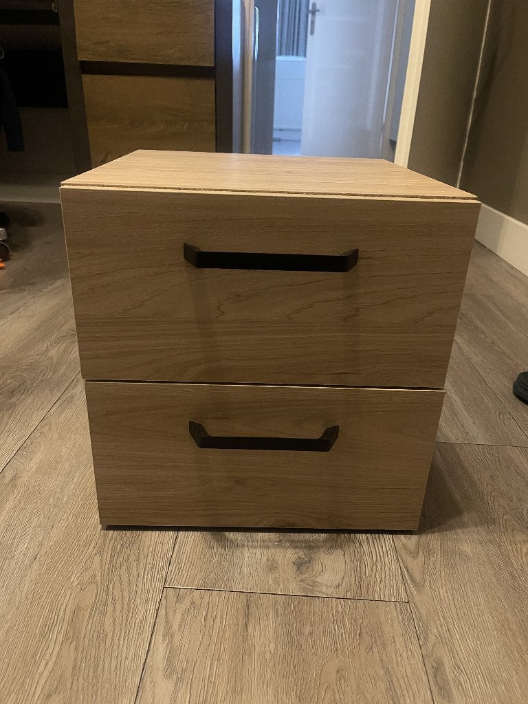 Nachtkastje 3 weken oud, Ophalen, Minder dan 45 cm, Zo goed als nieuw, Minder dan 55 cm