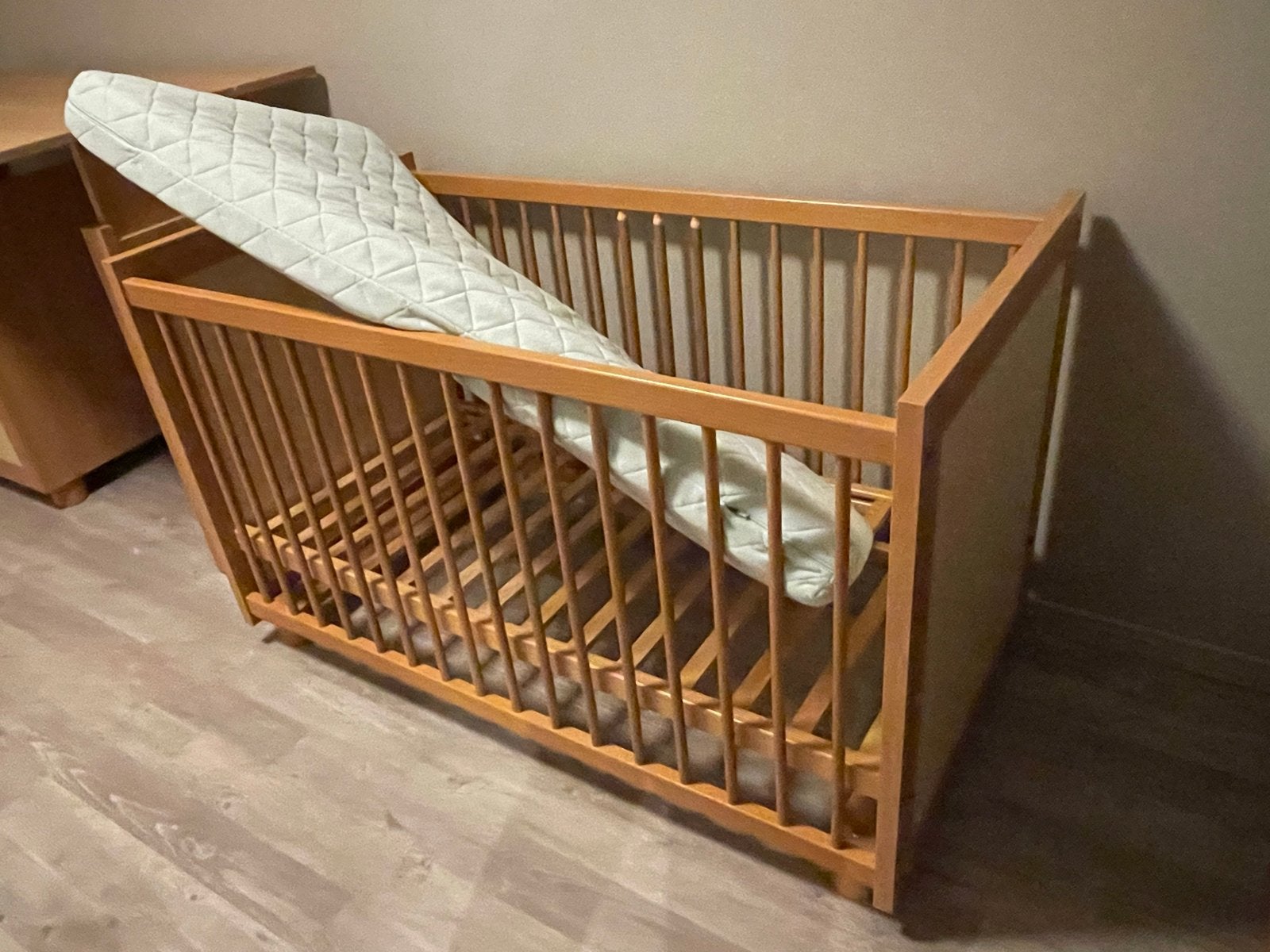 Complete babykamer: Ledikant, commode en kledingkast, Ophalen, Gebruikt, 70 tot 85 cm, 140 tot 160 cm