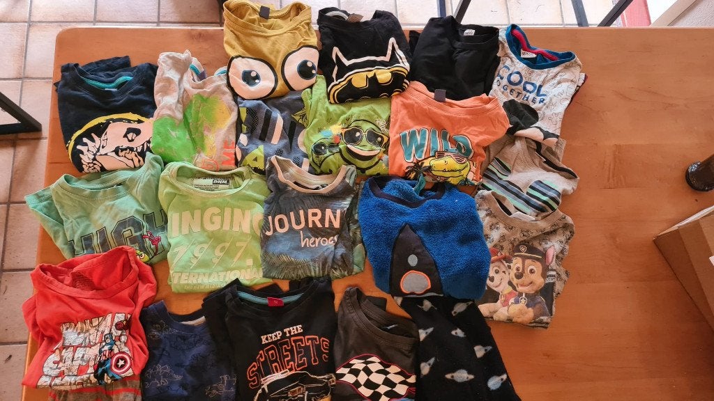 Partij van 48 stuks jongens kleding maat 98-104, Ophalen of Verzenden, Zo goed als nieuw, Jongen, Overige typen