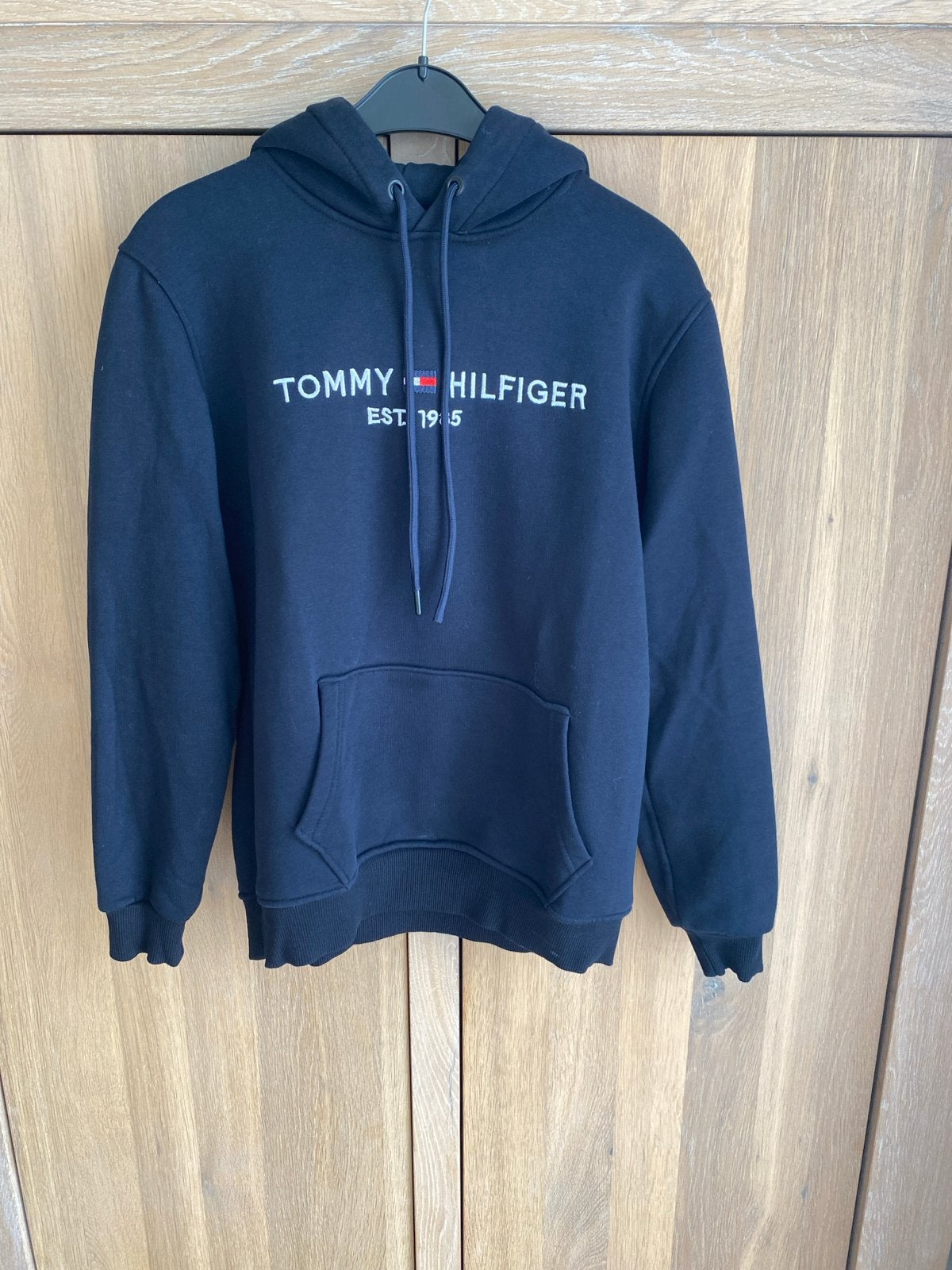 Tommy Hilfiger hoodie - Maat M valt klein, Kleding | Dames, Ophalen of Verzenden, Zo goed als nieuw
