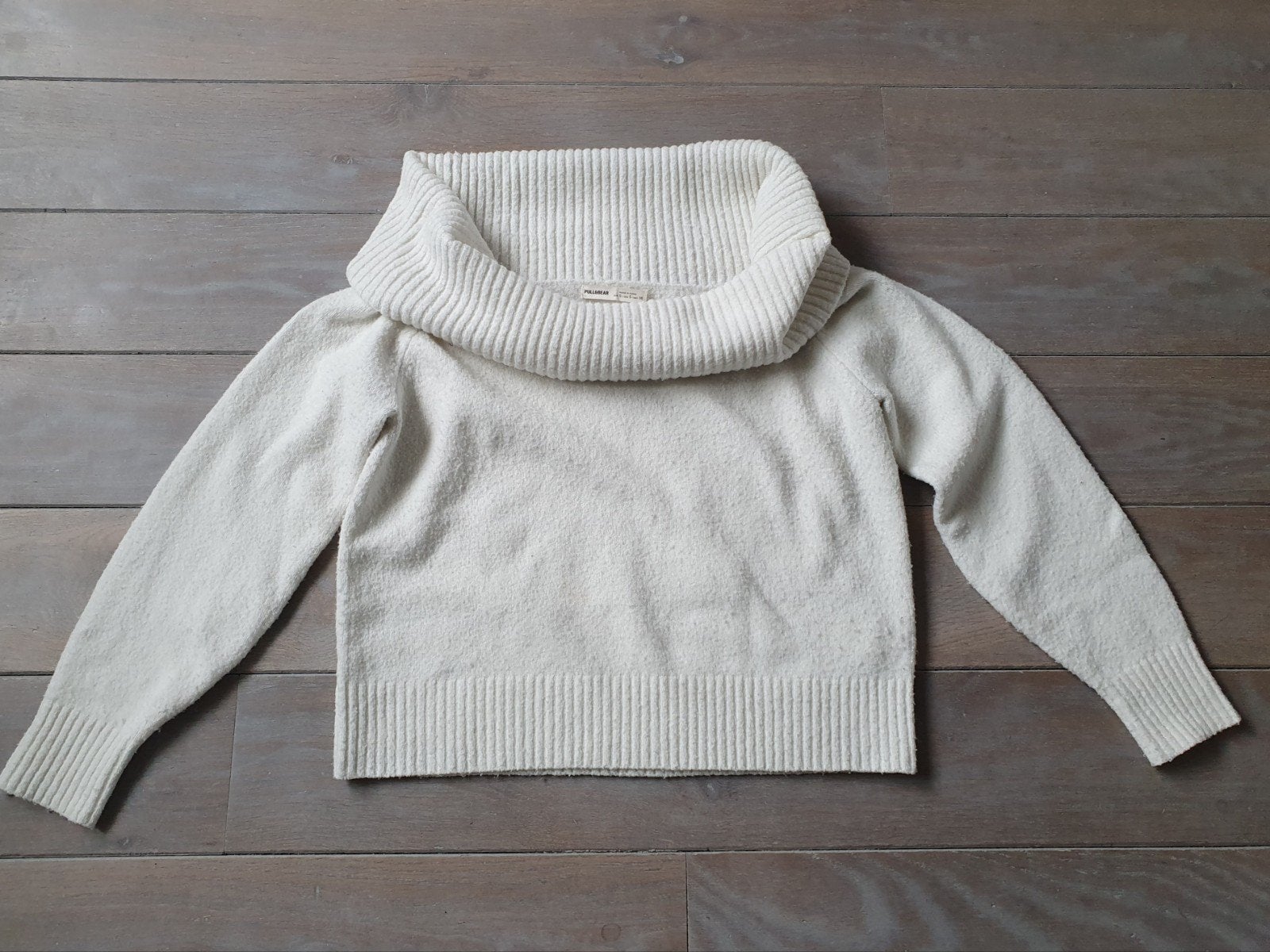 Witte off shoulder trui van Pull & Bear, maat S, Maat 38/40 (M), Wit, Ophalen of Verzenden, Pull & Bear
