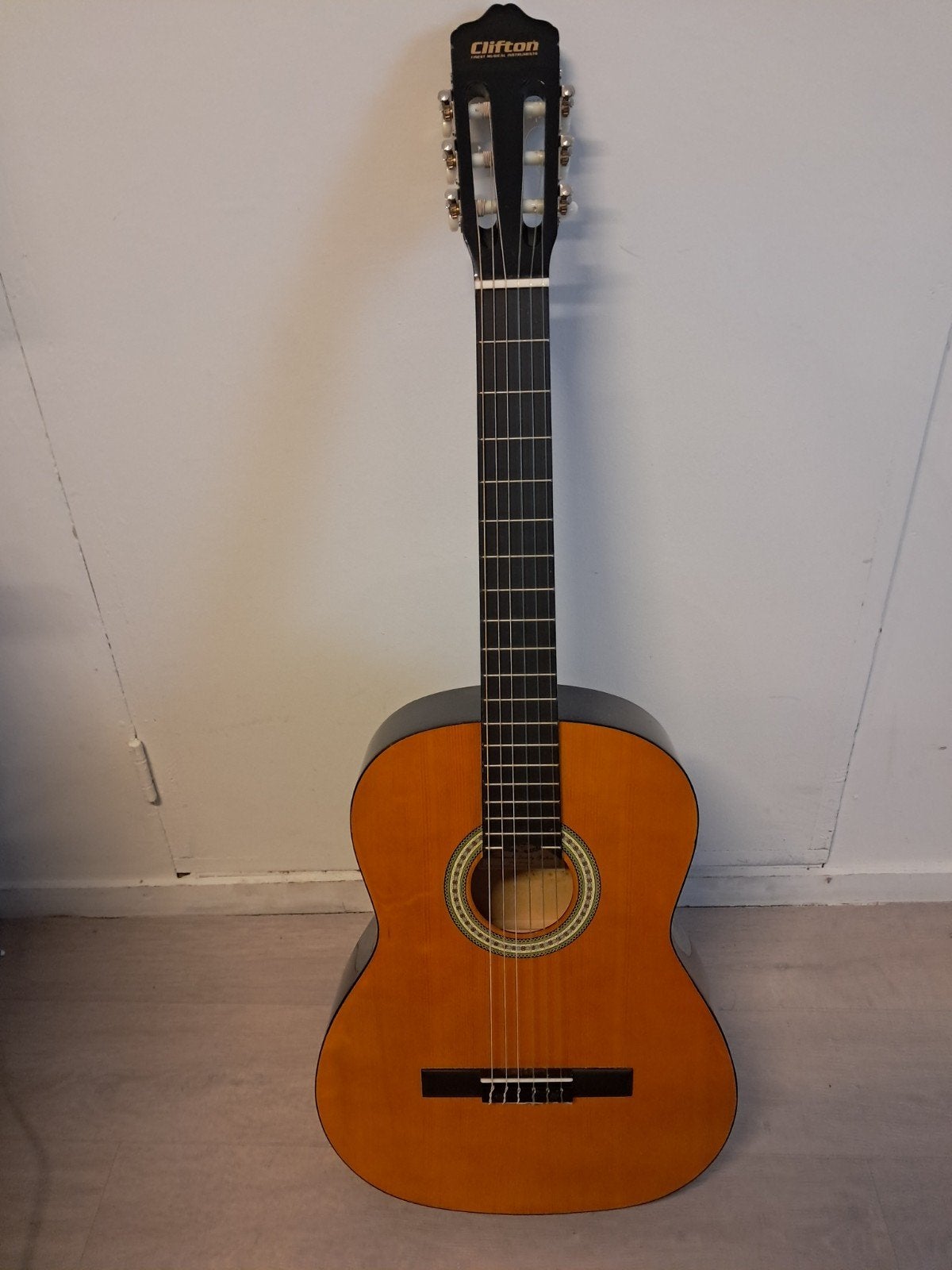 Clifton Klassieke Gitaar met Tuner en leerboek, Muziek en Instrumenten, Ophalen, Nieuw, Klassieke of Spaanse gitaar